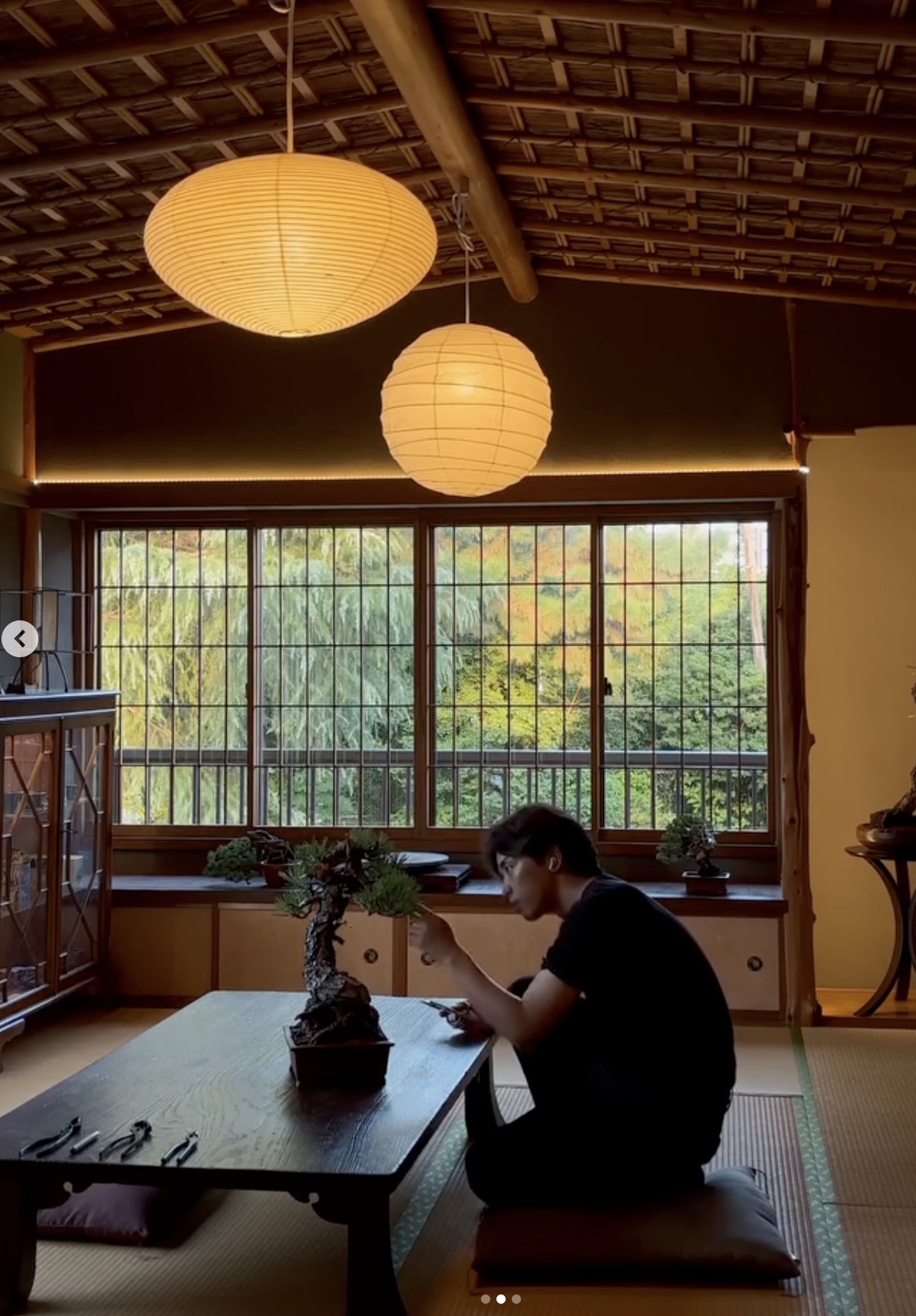 Kazuki Saeki at work in a traditional Japanese room